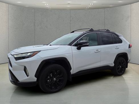 Used 2024 Toyota RAV4 XSE AWD/4WD image 10