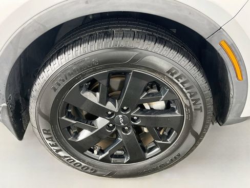 Used 2023 Kia Sorento S AWD/4WD image 37