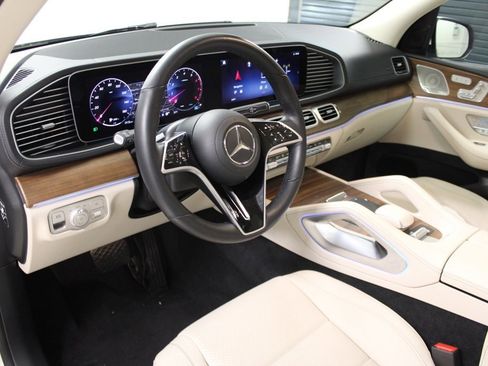 Certified 2025 Mercedes-Benz GLS 450 4MATIC image 14