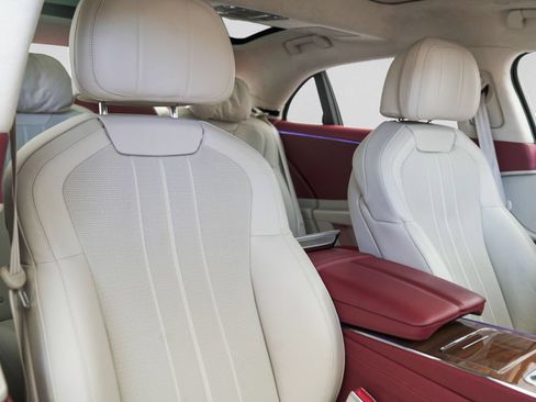 Used 2023 Bentley Flying Spur V8 AWD/4WD image 29