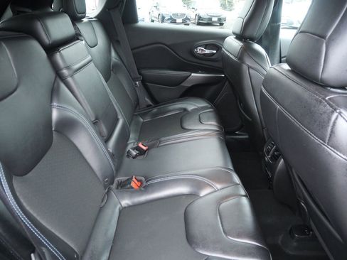 Used 2019 Jeep Cherokee Latitude Plus image 27