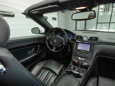 Used 2013 Maserati GranTurismo Convertible RWD image 17