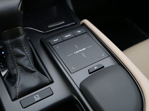 Used 2019 Lexus ES 350 Ultra Luxury image 25