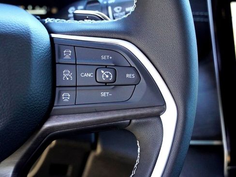 New 2025 Jeep Grand Cherokee L Limited image 12