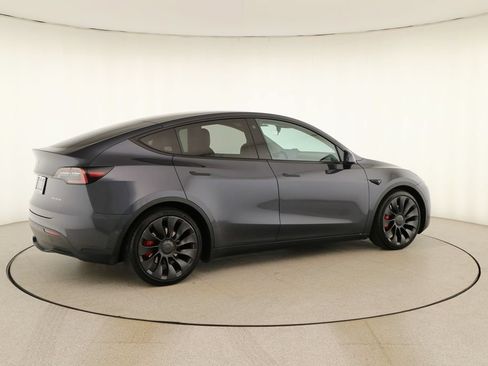 Used 2022 Tesla Model Y Performance AWD/4WD image 6