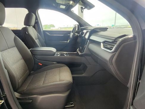 Used 2025 GMC Acadia Elevation FWD image 26