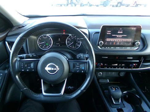 Used 2023 Nissan Rogue SL image 18