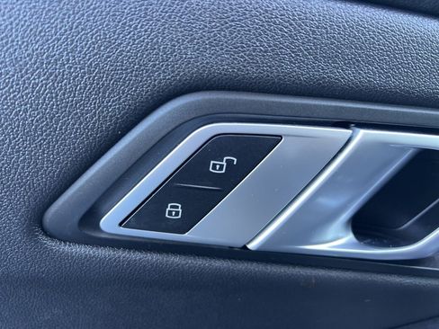 Used 2019 BMW 330i Sedan w/ Convenience Package image 23