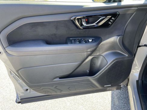 Certified 2025 Subaru Forester Touring w/ Popular Package - Touring image 15