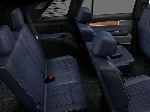 New 2026 Cadillac Vistiq Premium Luxury w/ LPO, Floor Liner Package image 35