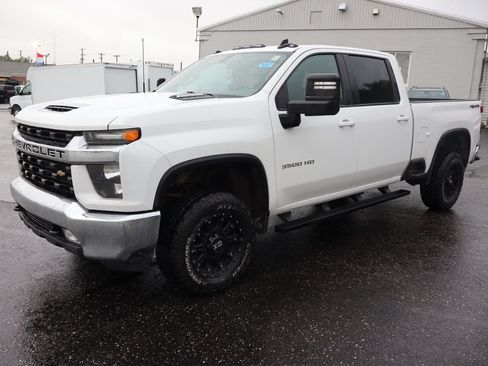 Used 2023 Chevrolet Silverado 3500 LT w/ Convenience Package AWD/4WD image 2