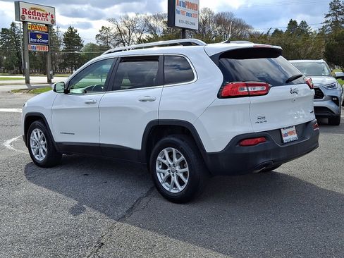 Used 2016 Jeep Cherokee Latitude w/ Cold Weather Group image 4