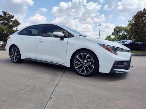 Used 2021 Toyota Corolla SE w/ SE Premium Package FWD image 13