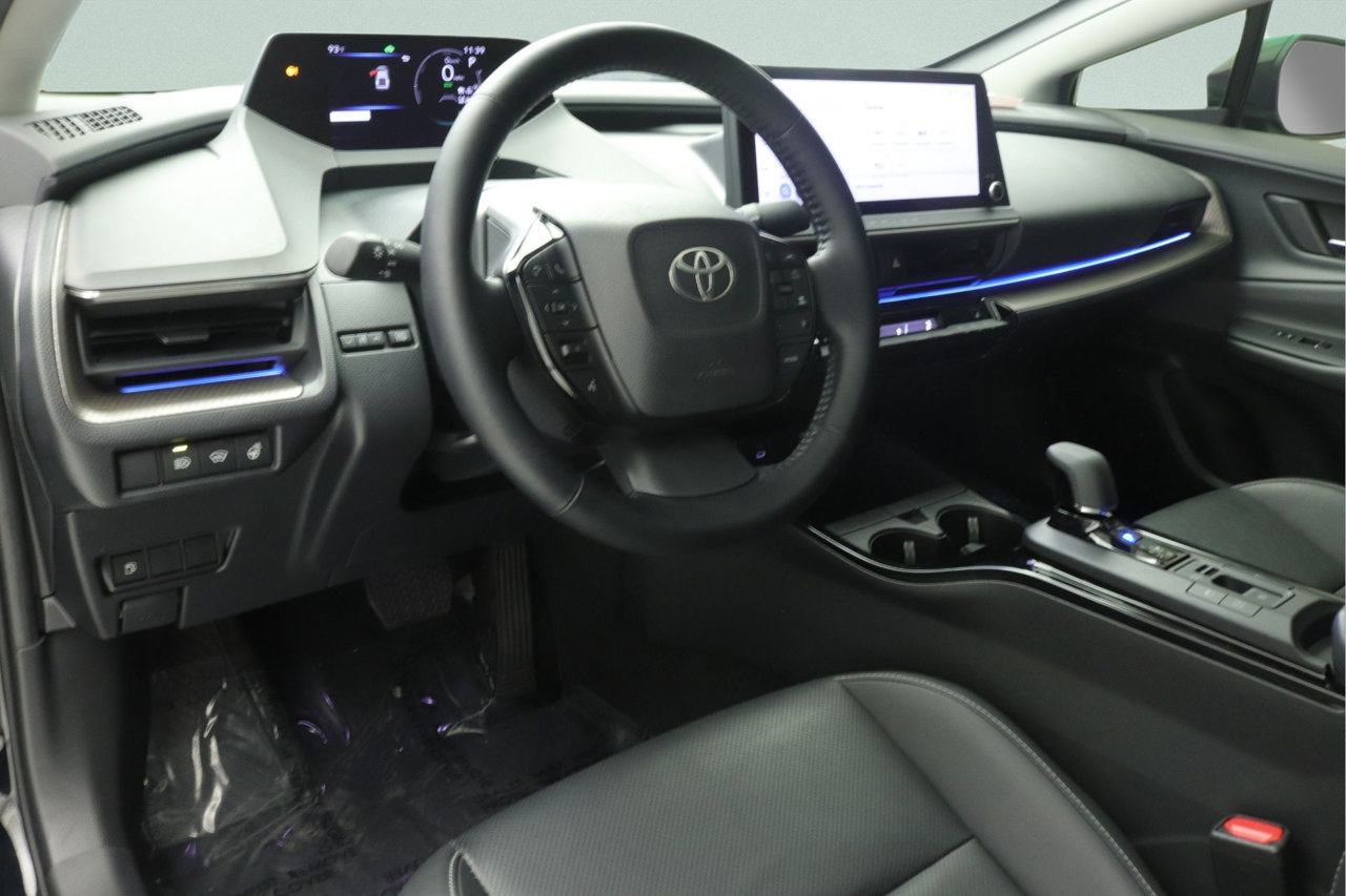 Used 2024 Toyota Prius XLE FWD image 14