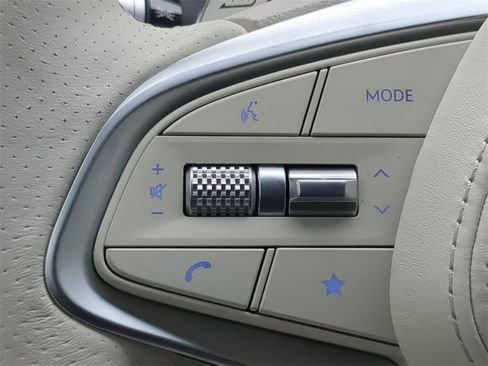 Used 2025 Genesis Electrified GV70 Advanced w/ Prestige Package image 25