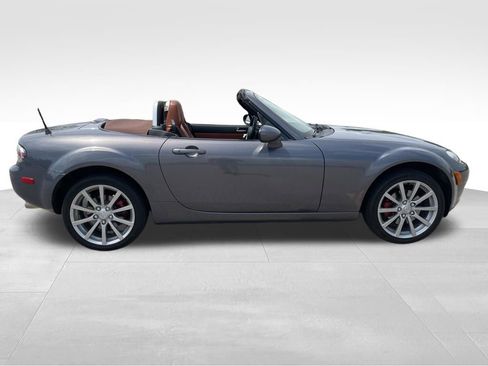 Used 2006 MAZDA MX-5 Miata Grand Touring w/ Premium Pkg RWD image 7