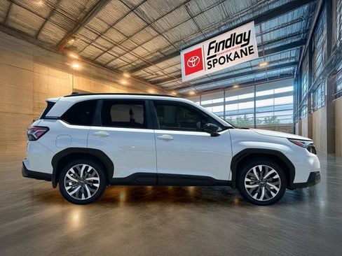 Used 2025 Subaru Forester Touring AWD/4WD image 4