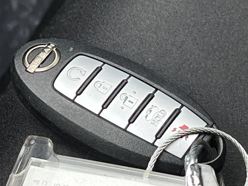 Used 2025 Nissan Altima 2.5 SV FWD image 28