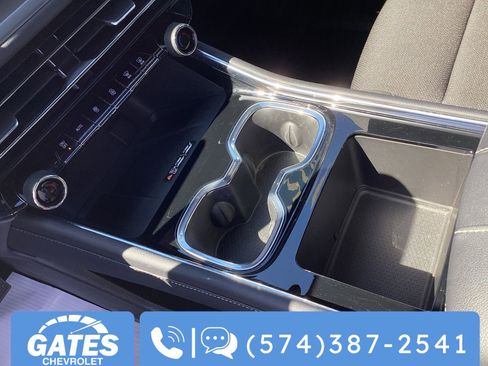 Used 2025 Chevrolet Traverse LT image 35