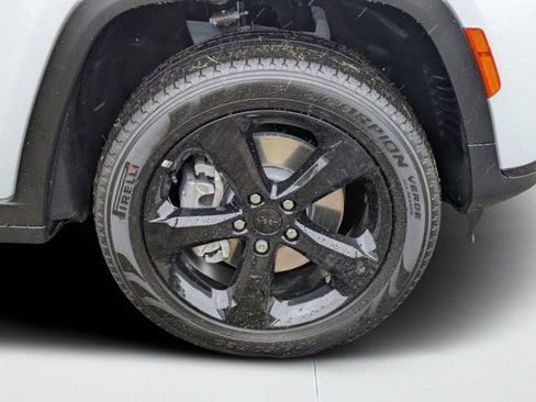 New 2025 Jeep Grand Cherokee L Limited w/ Black Appearance Package image 9