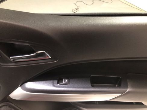 Used 2021 Chevrolet Colorado LT image 14