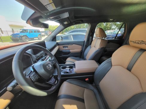 Certified 2026 Honda Passport TrailSport Elite image 10