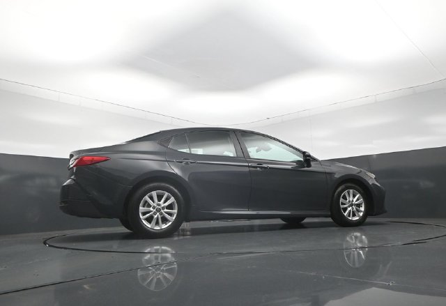 Used 2025 Toyota Camry LE FWD image 36
