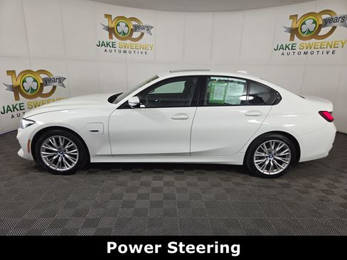 Used 2023 BMW 330e xDrive AWD/4WD image 4