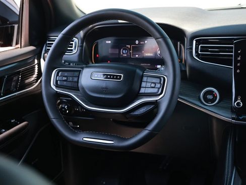 Used 2023 Jeep Wagoneer Series II AWD/4WD image 27