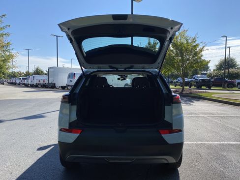 Used 2023 Chevrolet Bolt EUV LT w/ Comfort Package FWD image 11
