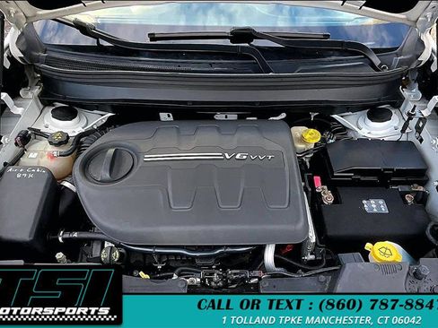 Used 2016 Jeep Cherokee Latitude w/ Cold Weather Group image 10