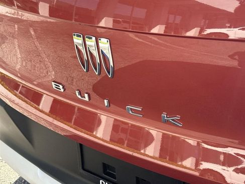 Used 2024 Buick Envista Preferred w/ Advanced Safety Package image 27