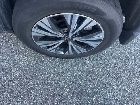 Used 2023 Nissan Rogue SV w/ SV Premium B Package image 30