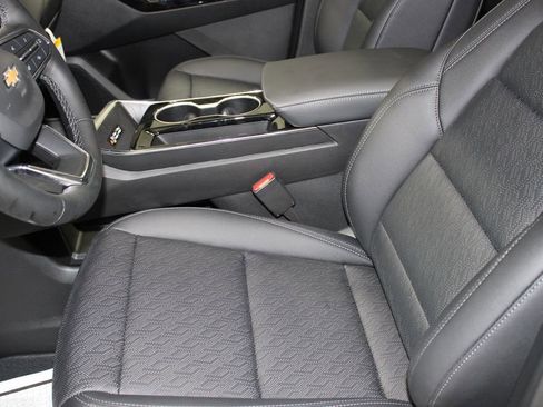 New 2025 Chevrolet Equinox LT w/ Convenience Package II image 12