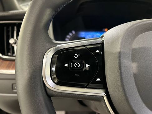 Certified 2023 Volvo XC60 T8 Ultimate w/ Climate Package AWD/4WD image 12