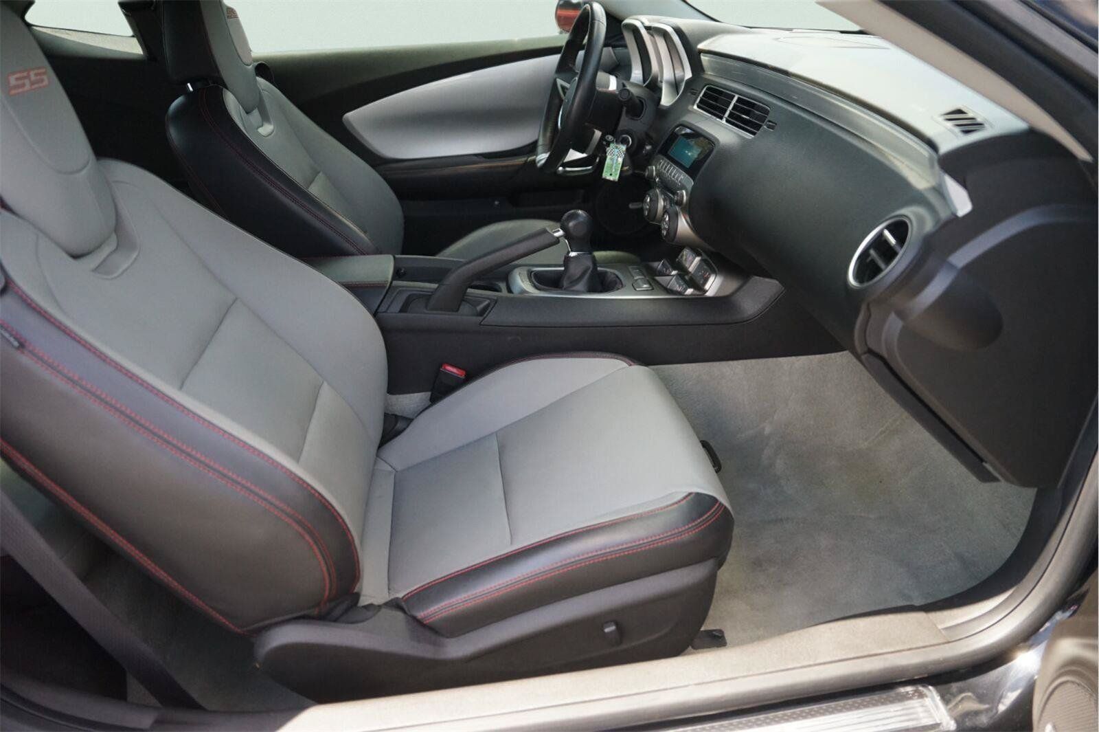 Used 2011 Chevrolet Camaro SS RWD image 14