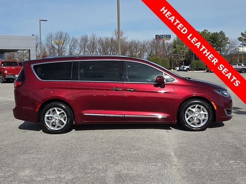Used 2017 Chrysler Pacifica Touring-L Plus w/ Advanced Safetytec Group image 6