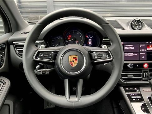 New 2025 Porsche Macan image 7
