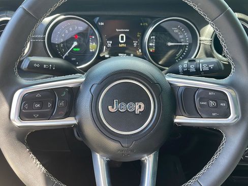 Used 2023 Jeep Wrangler Unlimited Sahara AWD/4WD image 12