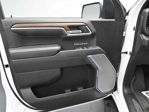 Used 2023 Chevrolet Silverado 1500 High Country w/ High Country Premium Package image 6