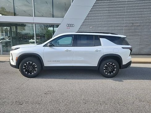 Used 2025 Chevrolet Traverse Z71 w/ Enhanced Driving Package AWD/4WD image 3