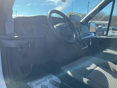 New 2026 Ford Transit 250 148 Medium Roof RWD image 13