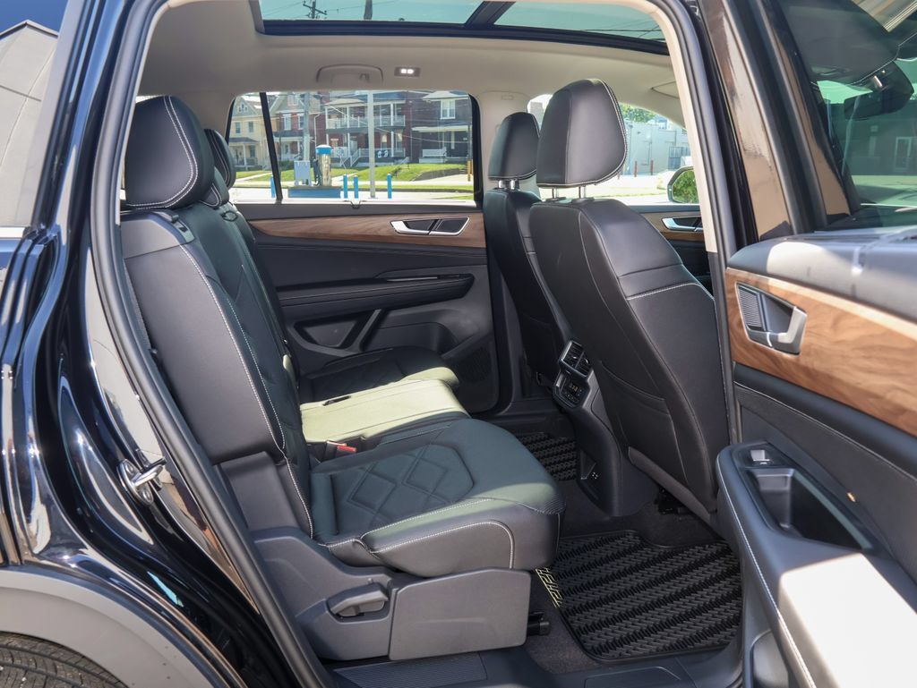Certified 2026 Volkswagen Atlas SE w/ Panoramic Sunroof Package AWD/4WD image 32