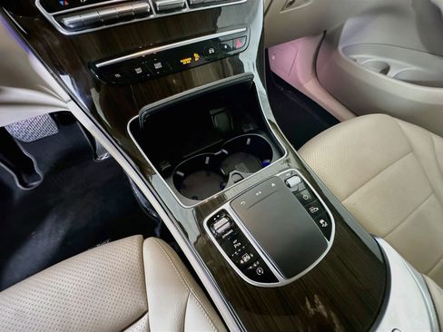 Used 2022 Mercedes-Benz GLC 300 image 21