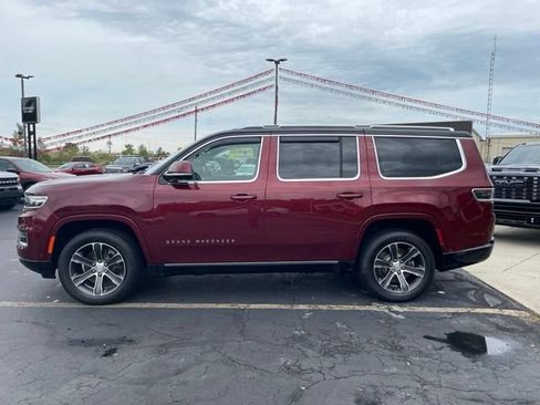 Used 2022 Jeep Grand Wagoneer Series I AWD/4WD image 4