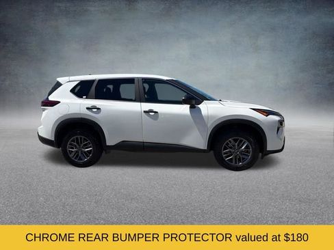 Used 2024 Nissan Rogue S image 3