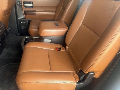 Used 2015 Toyota Sequoia Platinum AWD/4WD image 18