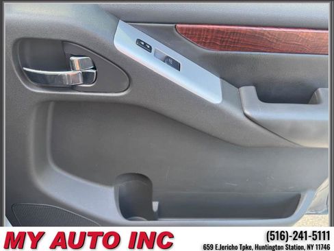 Used 2011 Nissan Pathfinder LE w/ Navigation Pkg AWD/4WD image 31
