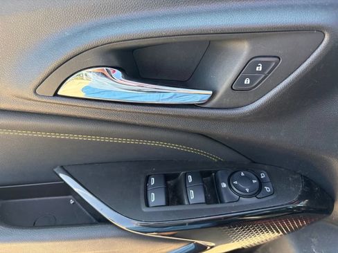 Used 2024 Chevrolet Trax ACTIV w/ Sunroof Package FWD image 11