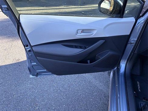 Used 2025 Toyota Corolla LE image 13